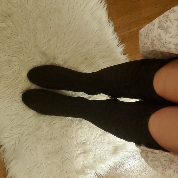 Knee high black suade boots size 7 - Picture 2 of 6